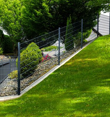 zaunsystem-im-garten-von-EDG-Osterkamp